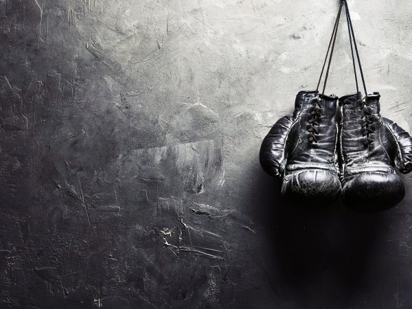 10-раундовый бой в легком весе. До 61,2 кг. Р. Умурзаков (Узбекистан) - Э. Корреа (Венесуэла) (16+)