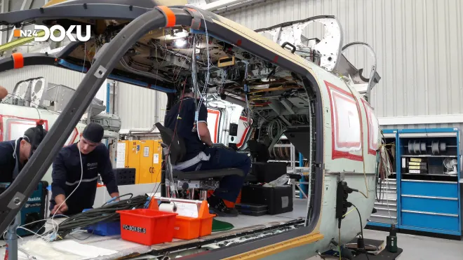 Fliegende Intensivstation - Ein Rettungshelikopter entsteht