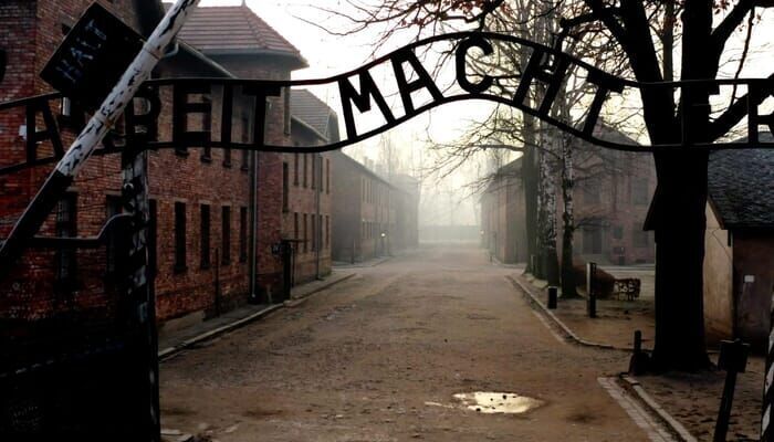 Auschwitz: pilk seespoolt 