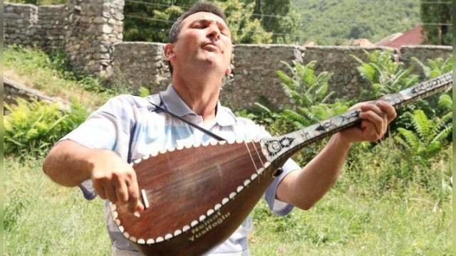 The New Man Of Azerbaijan (Aserbaidschans fahrende Hochzeitmusikanten), Germany, 2011