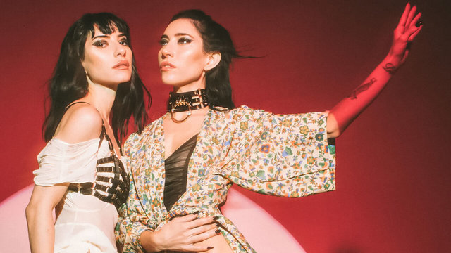 The Veronicas - In Session