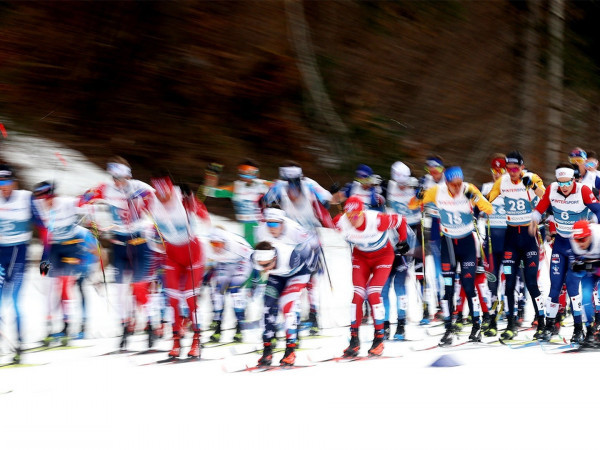 Лыжные гонки. Альфа-Банк Чемпионат России. Скиатлон. Женщины. 20 км. Трансляция из Архангельской области (0+)