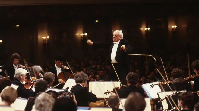Leonard Bernstein dirige la symphonie n° 9 de Beethoven à Berlin
